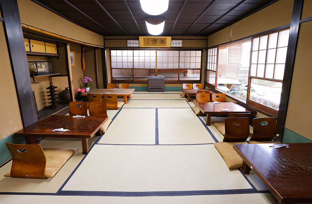離れ
